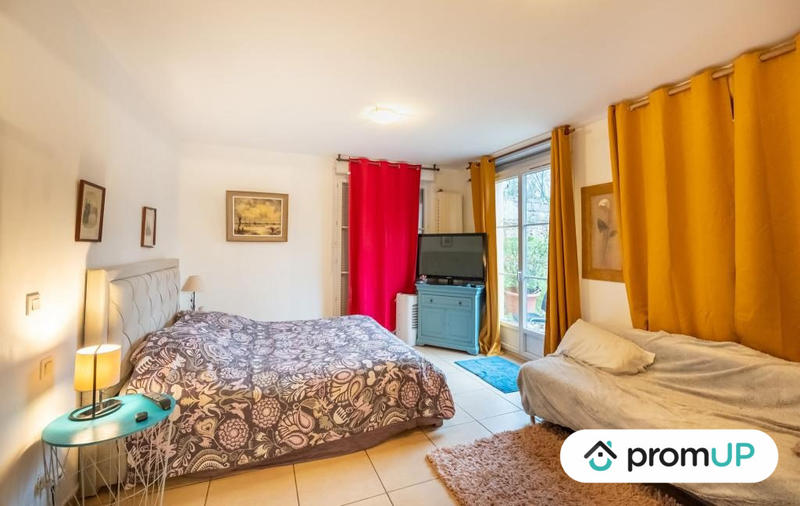 Maison traditionnelle - 260 m² - 8 pièces