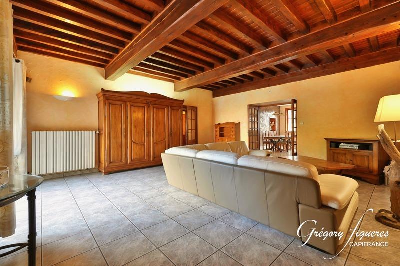 Maison - 224 m² - 7 pièces