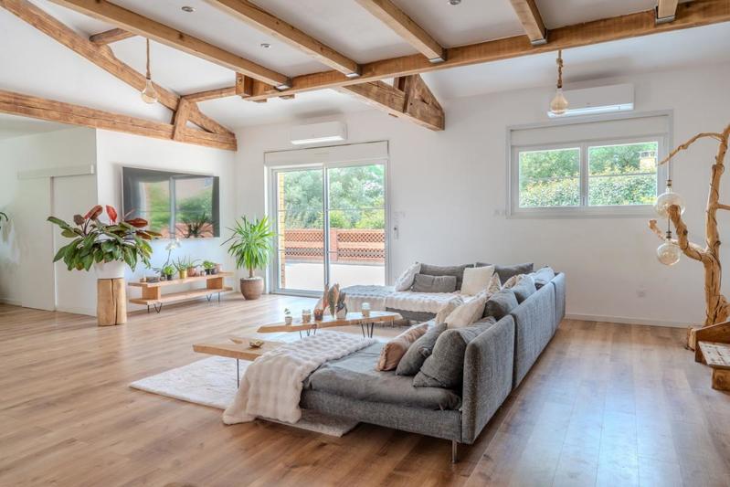 Maison - 210 m² - 5 pièces