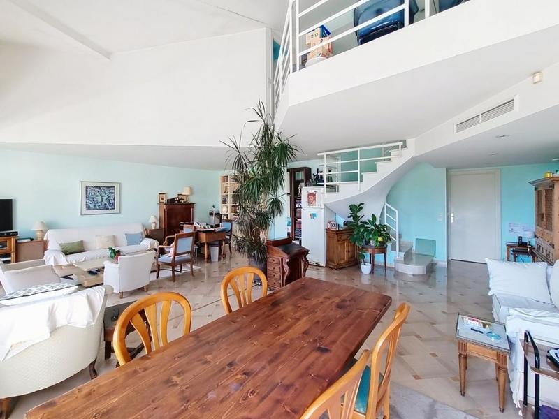 Duplex - 145 m² - 4 pièces