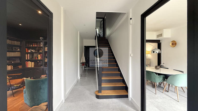 Maison - 174 m² - 9 pièces