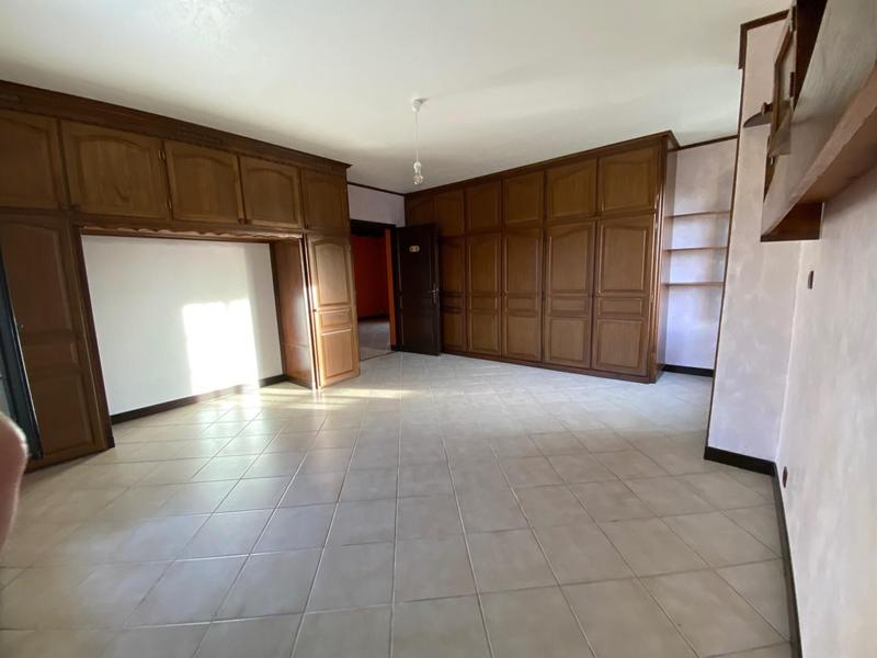 Maison - 275 m² - 7 pièces