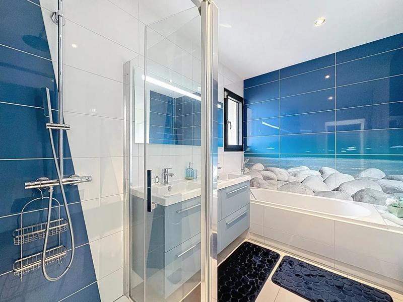 Maison - 260 m² - 10 pièces