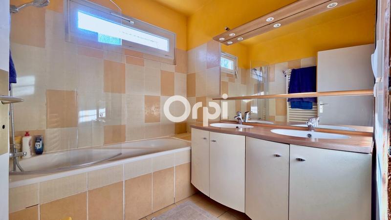 Maison - 227 m² - 7 pièces