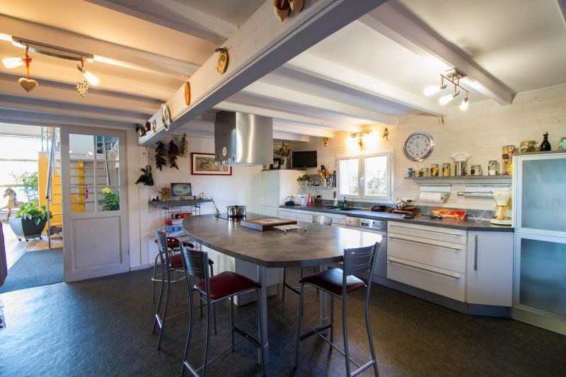 Maison - 242 m² - 8 pièces