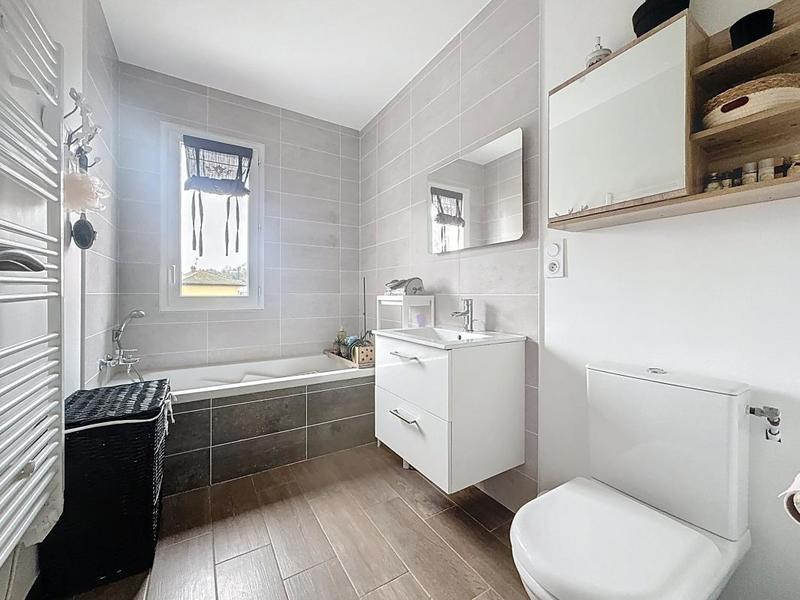 Maison - 170 m² - 5 pièces