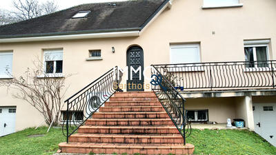 Maison - 186 m² - 10 pièces