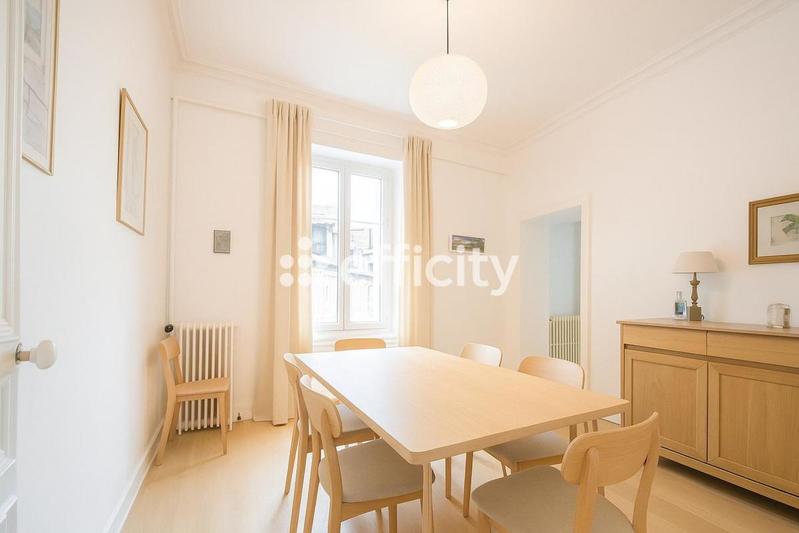 Appartement ancien - 130 m² - 5 pièces