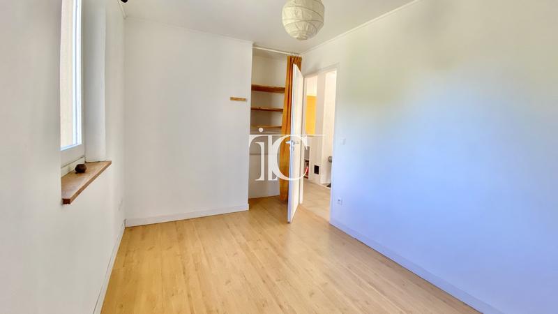 Maison de bois - 182 m² - 6 pièces