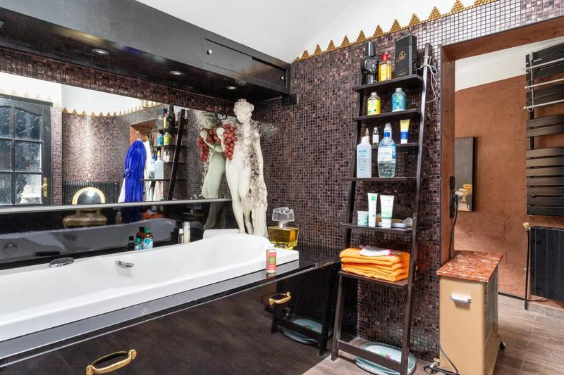 Maison de ville - 240 m² - 10 pièces