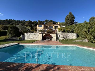 Villa - 172 m² - 8 pièces