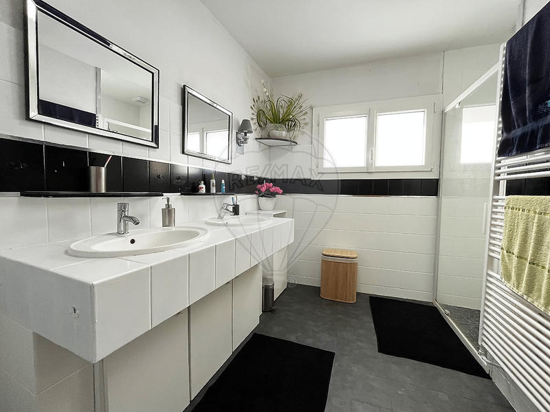 Maison - 166 m² - 6 pièces