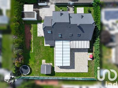 Maison - 230 m² - 7 pièces