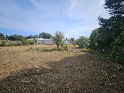 Terrain constructible - 1 200 m²