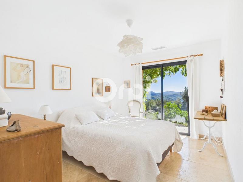 Villa - 218 m² - 5 pièces