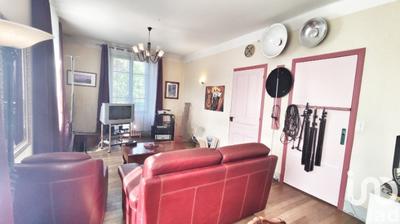 Maison - 240 m² - 11 pièces