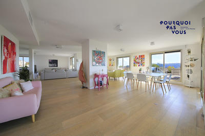 Appartement - 245 m² - 6 pièces