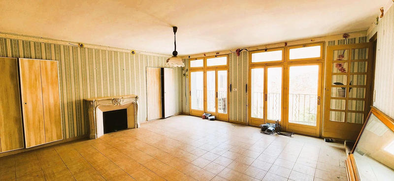 Maison - 255 m² - 9 pièces