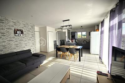 Maison - 80 m² - 4 pièces