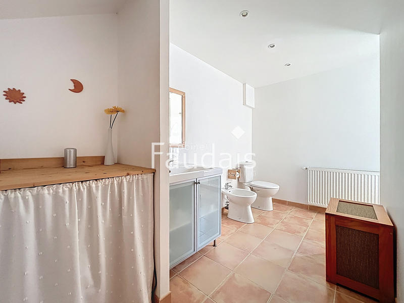 Propriété - 598 m² - 23 pièces