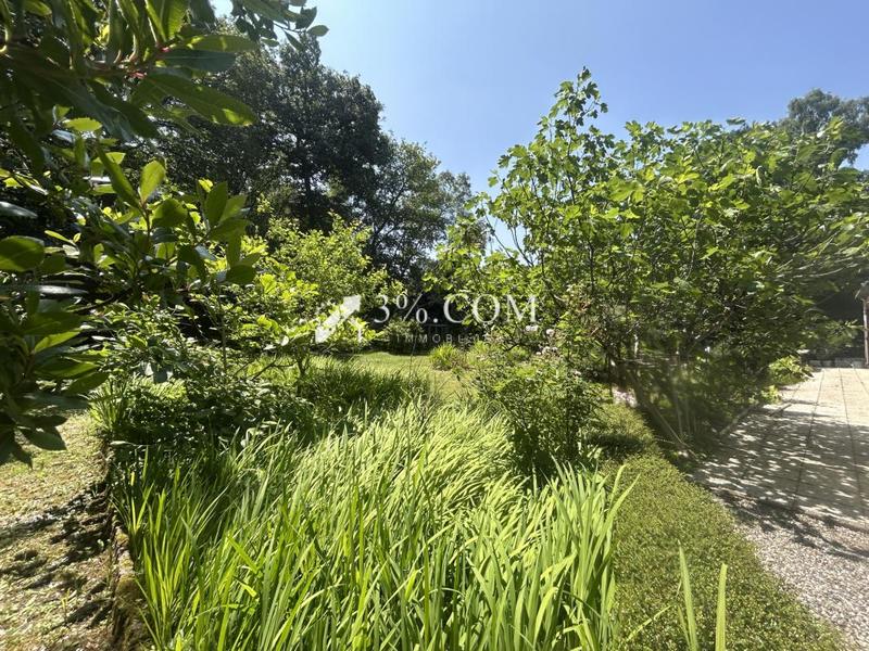 Maison - 205 m² - 8 pièces