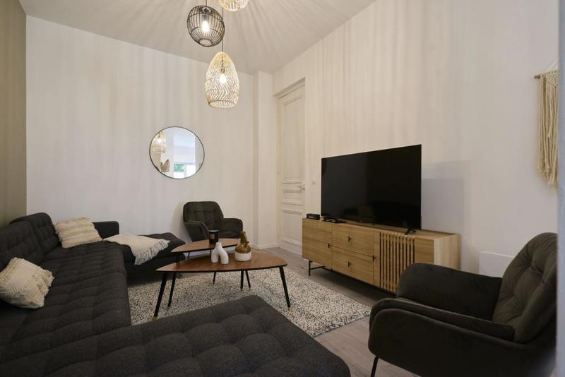 Maison - 175 m² - 10 pièces