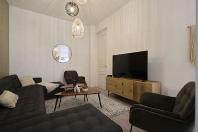 Maison - 175 m² - 10 pièces