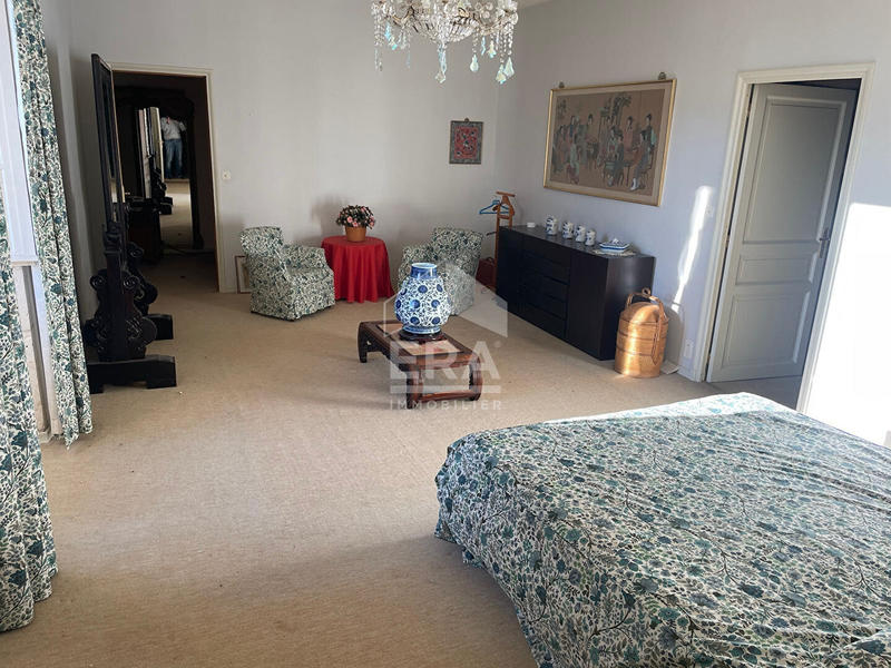 Maison - 367 m² - 9 pièces