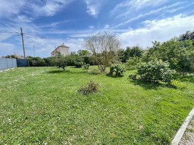Terrain constructible - 800 m²