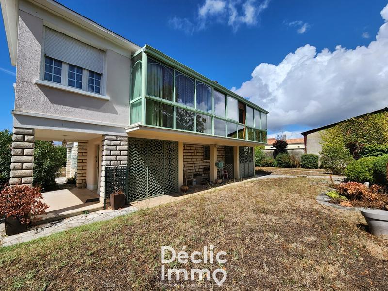 Maison - 162 m² - 8 pièces