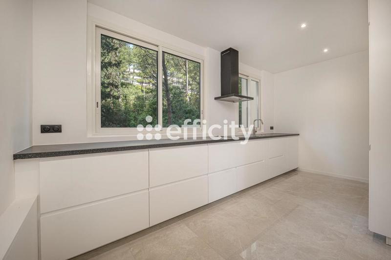 Appartement - 167 m² - 4 pièces