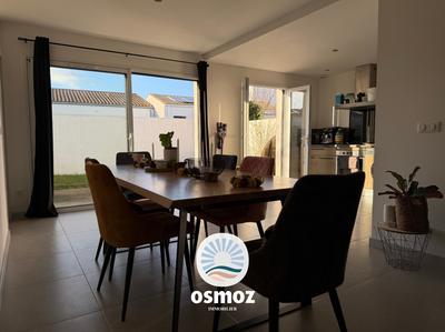 Maison traditionnelle - 87 m² - 4 pièces