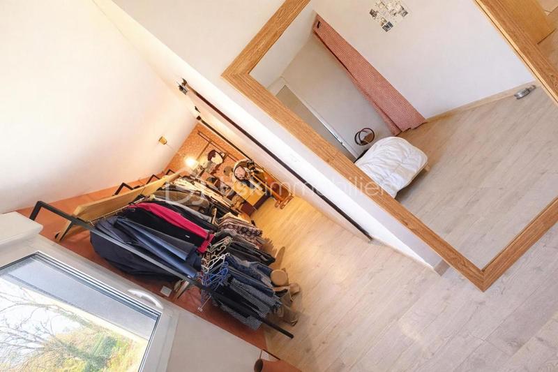 Demeure - 94 m² - 5 pièces