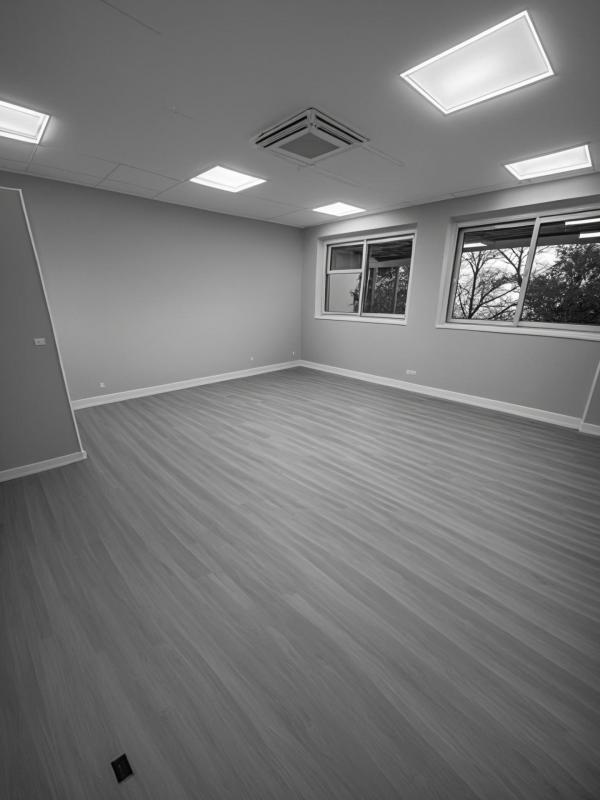 Local commercial - 107 m² - 4 pièces