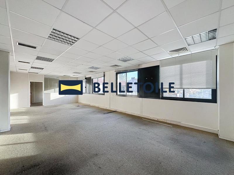 Bureau - 2 450 m²