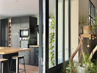 Maison - 210 m² - 5 pièces