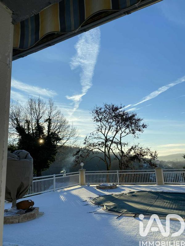 Maison - 180 m² - 8 pièces