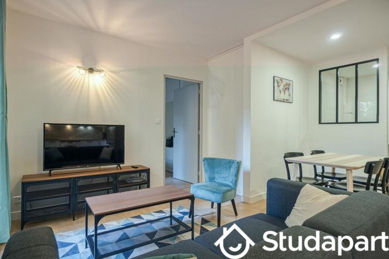 Chambre - 12 m² - 1 pièce