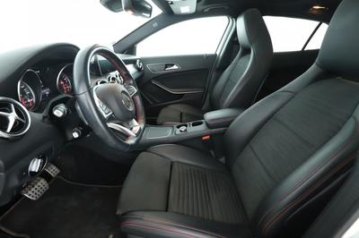 Mercedes Gla 180 Fascination 7g-Dct 122 ch