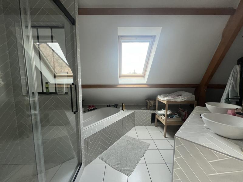 Maison contemporaine - 220 m² - 10 pièces