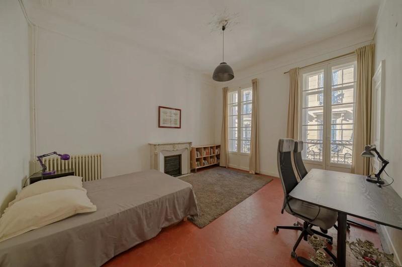 Appartement - 198 m² - 5 pièces