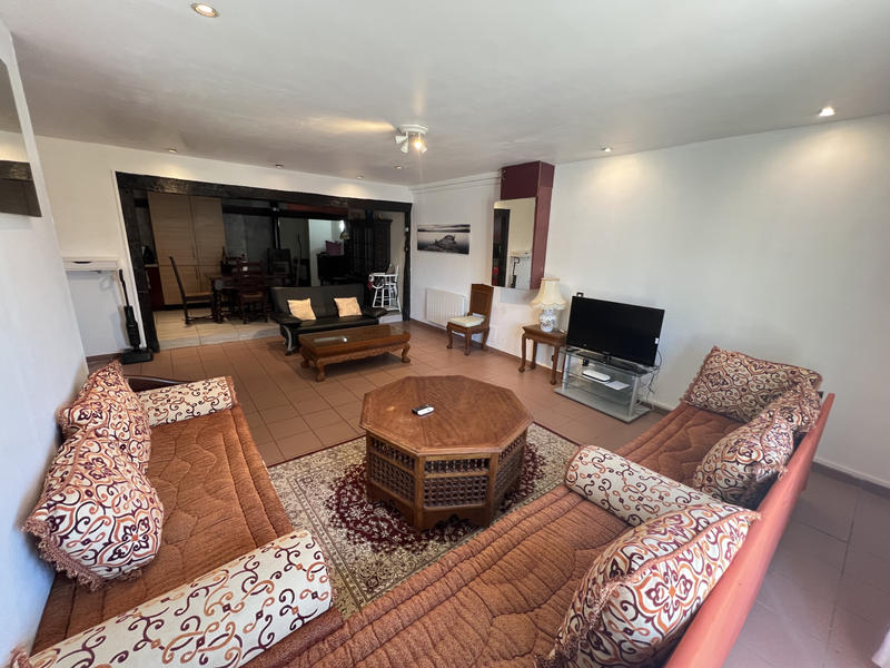 Maison - 244 m² - 10 pièces