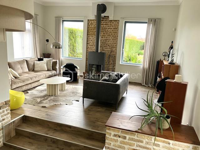 Maison - 270 m² - 7 pièces