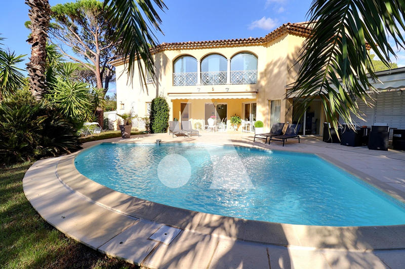 Maison - 180 m² - 5 pièces