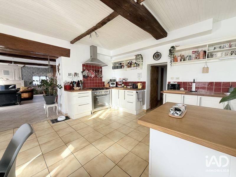 Maison - 240 m² - 5 pièces