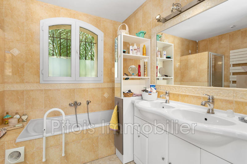 Maison - 294 m² - 5 pièces