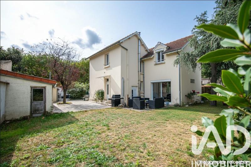 Maison - 140 m² - 8 pièces