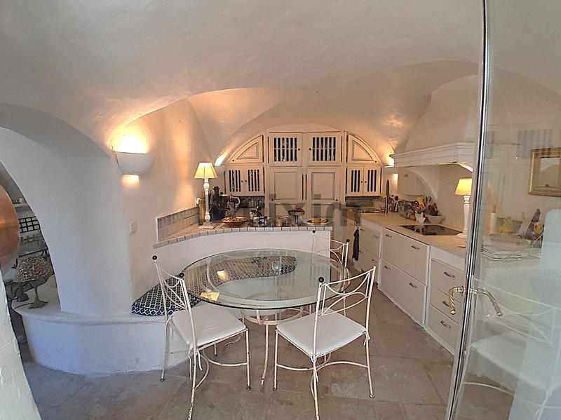 Maison de village - 400 m² - 21 pièces