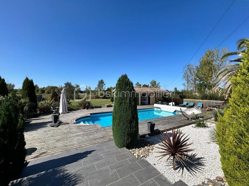 Maison traditionnelle - 201 m² - 7 pièces