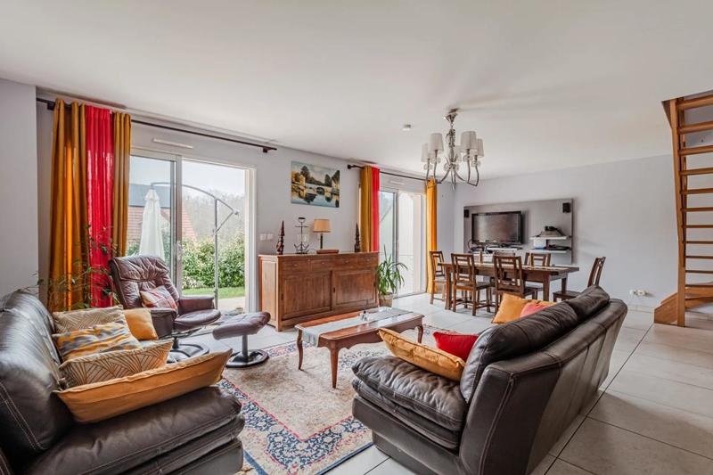 Maison - 140 m² - 5 pièces